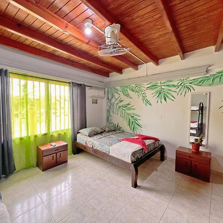 Hostal Mom Mariela San Andrés Exteriör bild