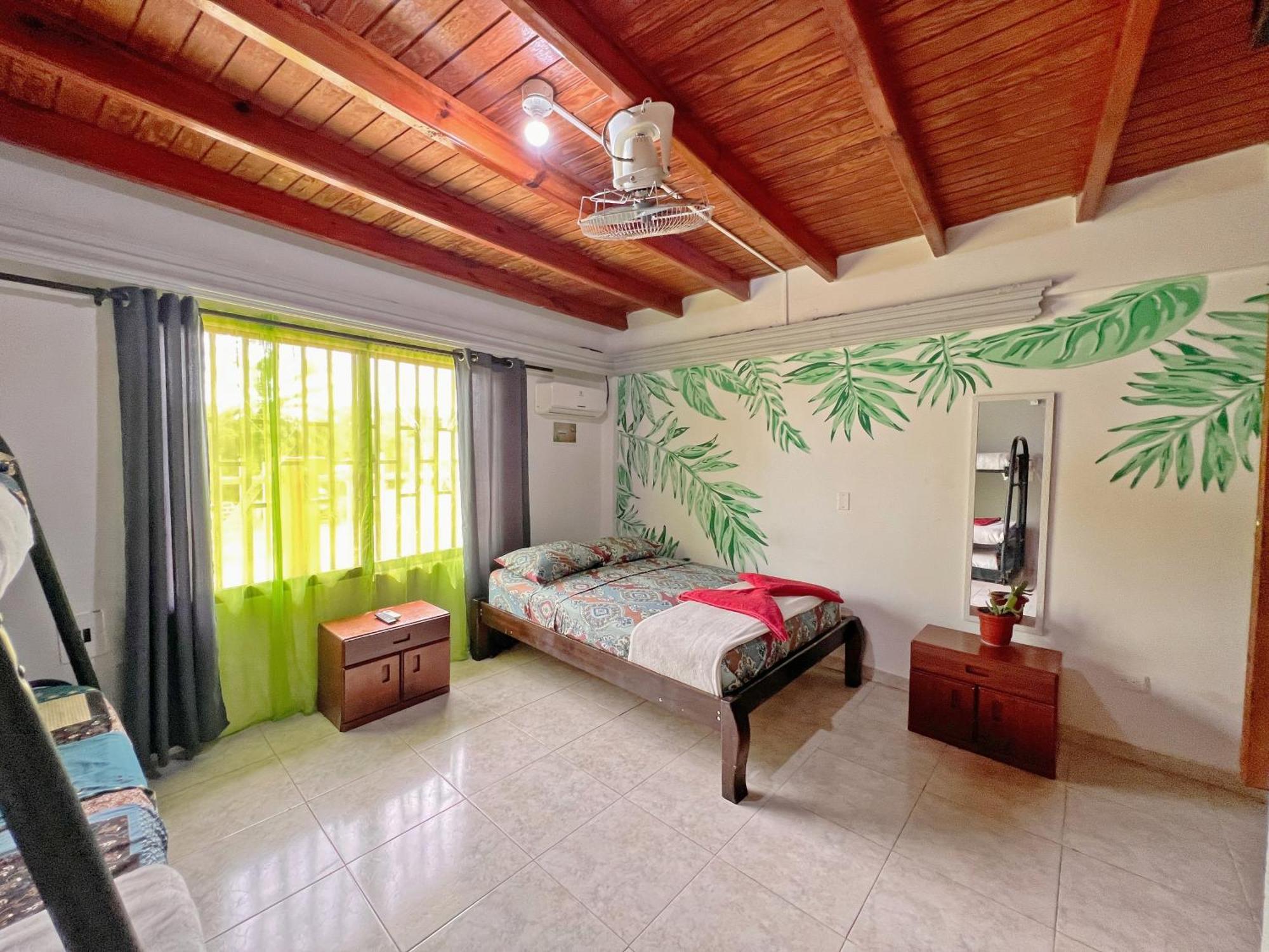 Hostal Mom Mariela San Andrés Exteriör bild
