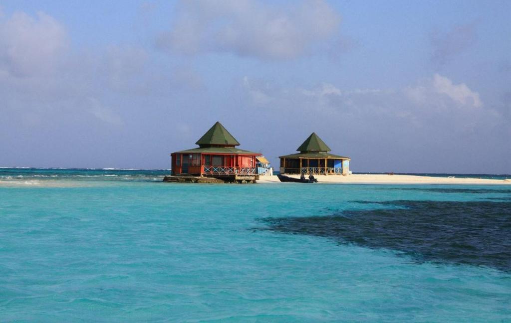 Hostal Mom Mariela San Andrés Exteriör bild